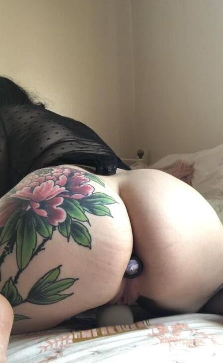 sexy Tatted PAWG