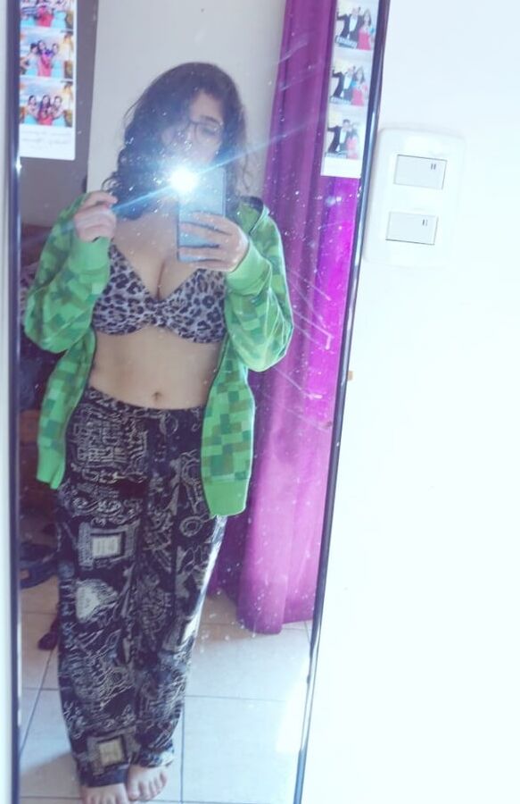Puta Tetona Ariana