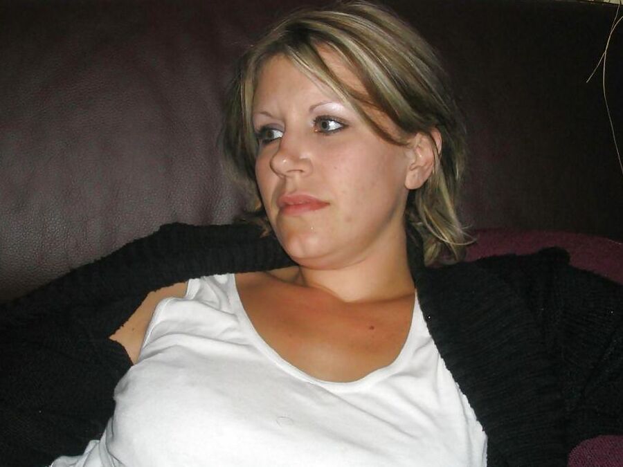 MILF with low hanging tits