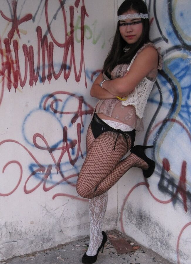 Fashionista Sluts in Pantyhose