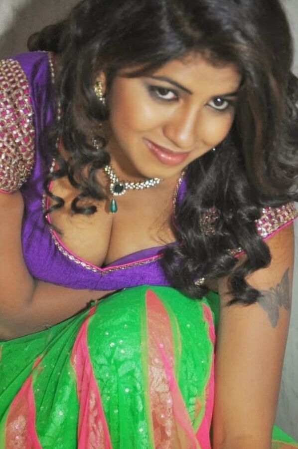 Indian actress downblouse