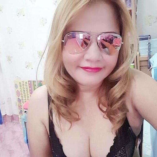 Momxxx.