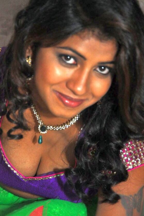 Indian actress downblouse