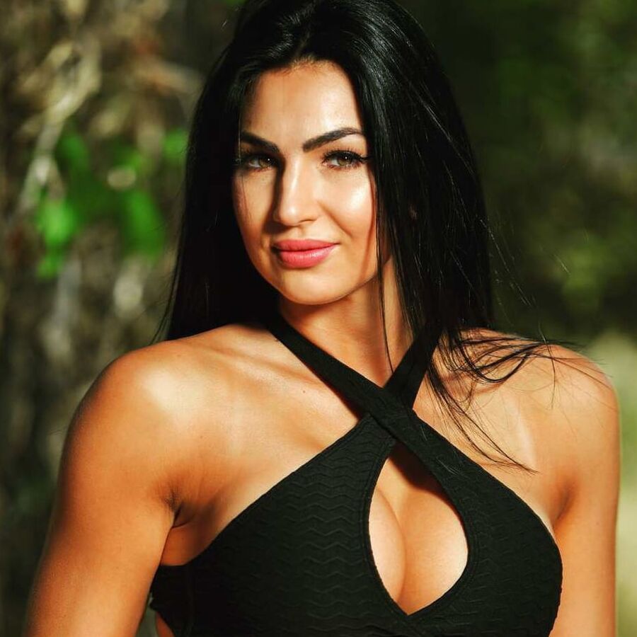Billie Kay: Finest Pics