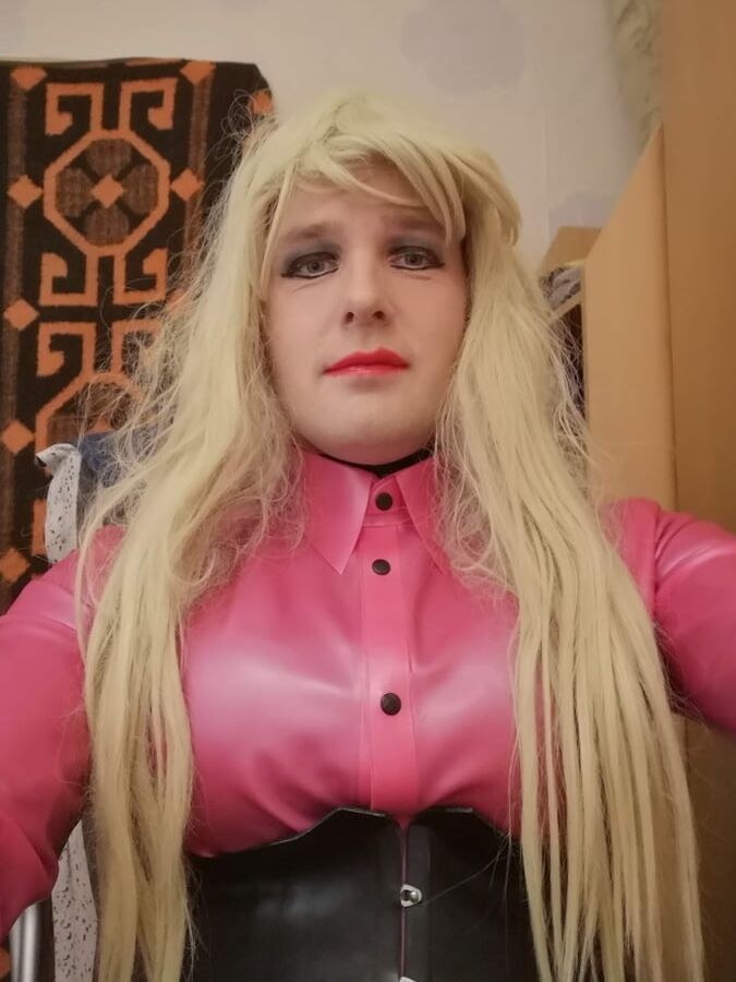 Zofe Alexa Latex devot schwanzgeil Bereich Zittau