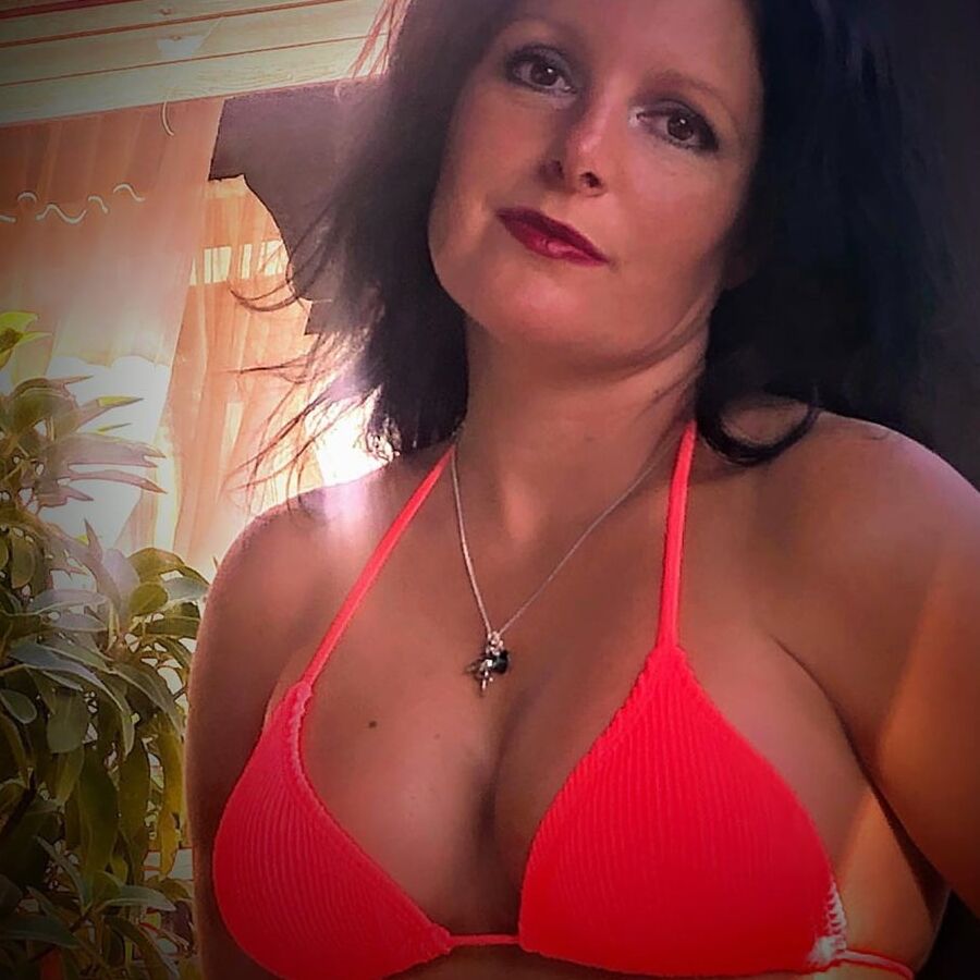 Perfect Country MILF