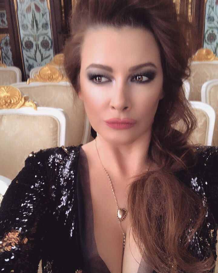 Sexy Turkish actress Aycin inci