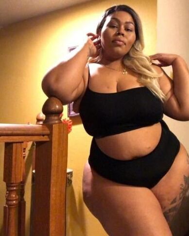 Hourglass sexy BBW