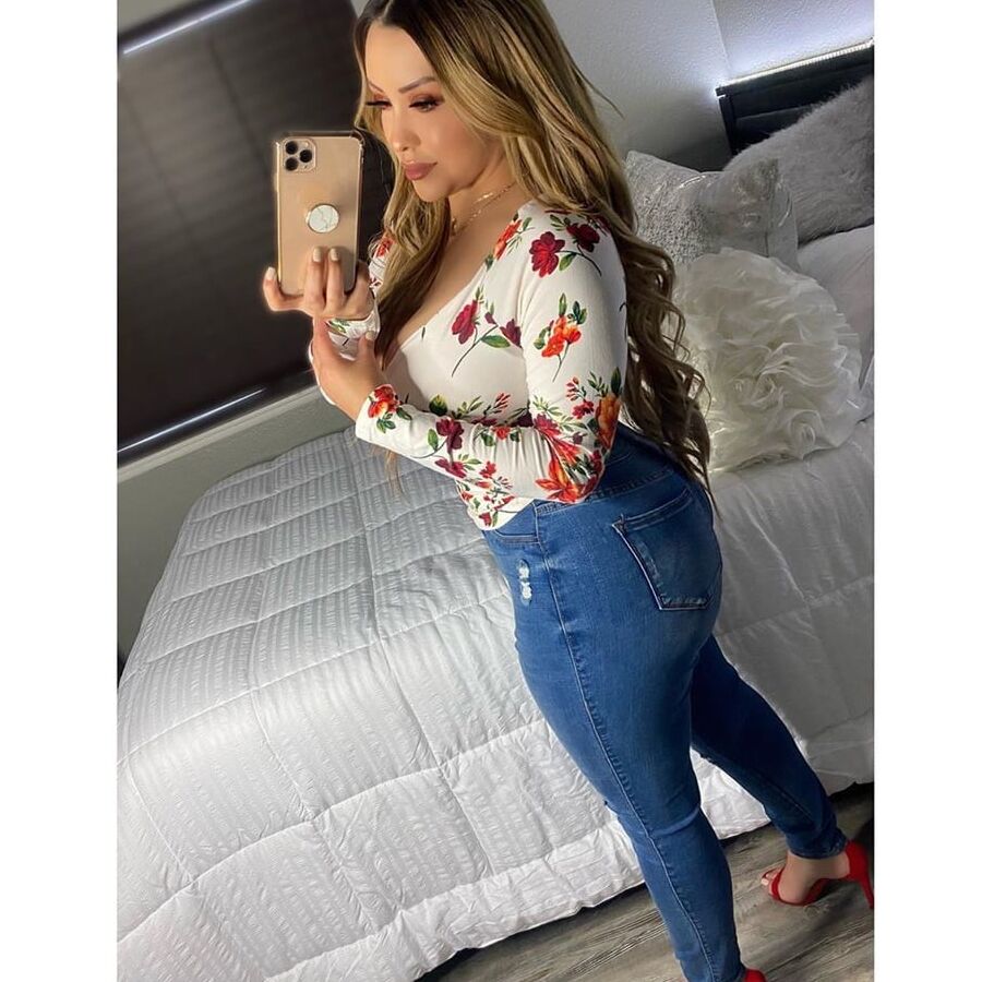 Sexy Busty Blonde Big Tits Big Ass