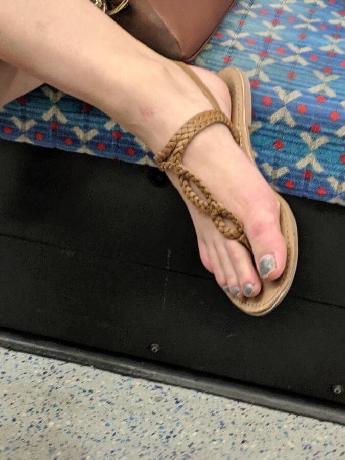 English girl sandals and toes