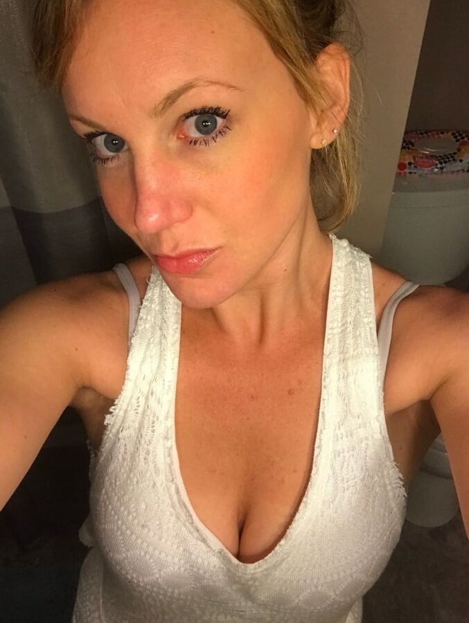 Exposed - Blonde Mom Jennifer
