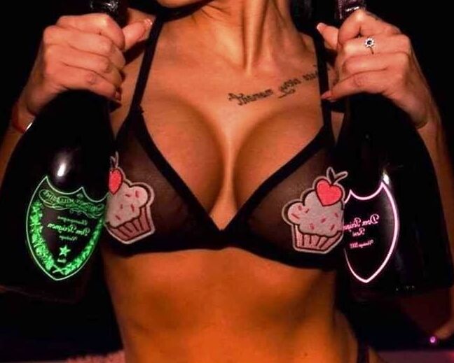 women and champagne