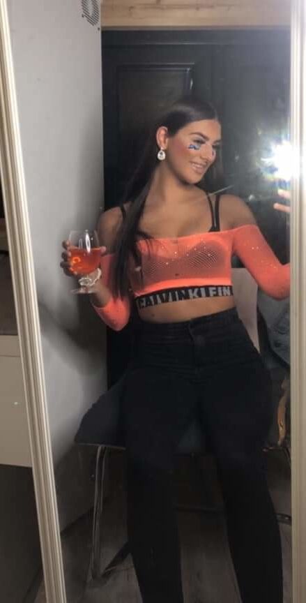 Sexy girl Nicole from Belfast