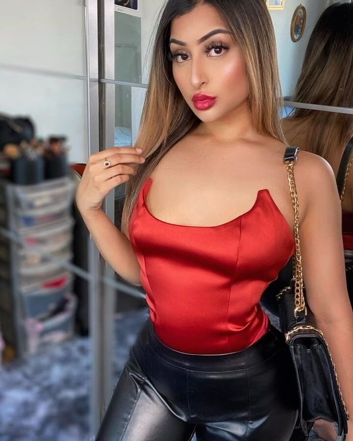 Shiny, Black Curves