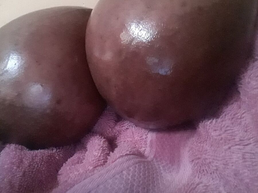 Huge Ebony Tits vol.