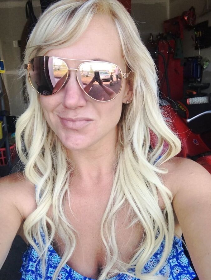 Exposed - Blonde Mom Jennifer