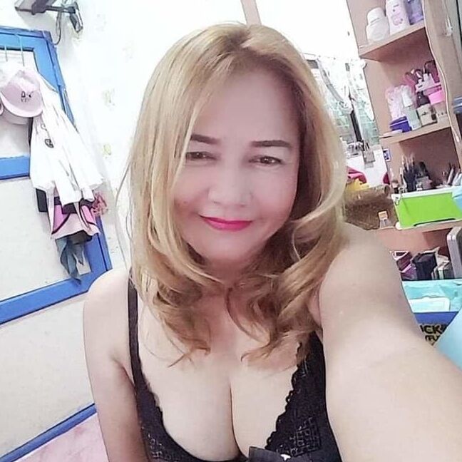 Momxxx.