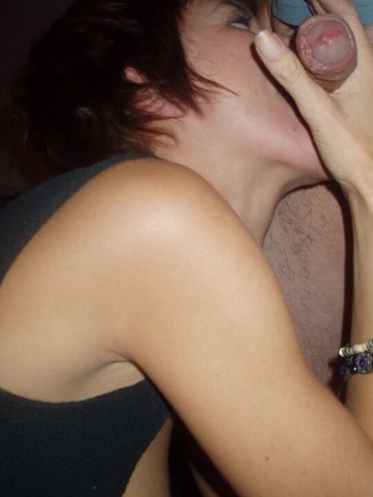 SHORT HAIR MILF