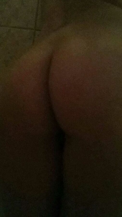 Latina Shower Selfies