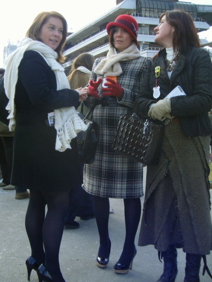 Street Pantyhose - UK Trash at the Races
