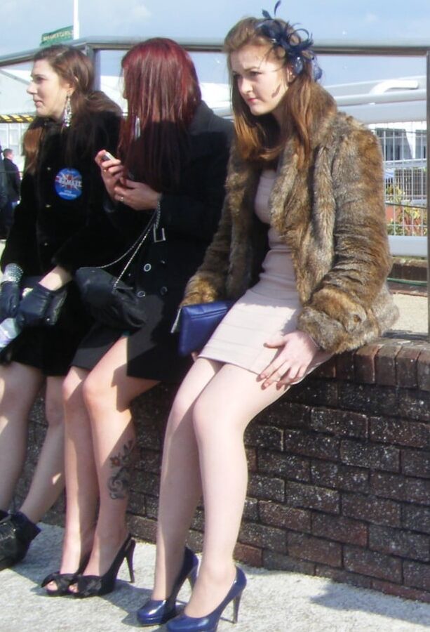 Street Pantyhose - UK Trash at the Races
