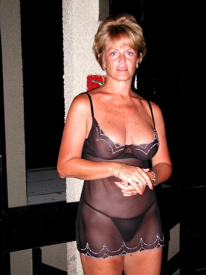 Unknown beautiful American wife