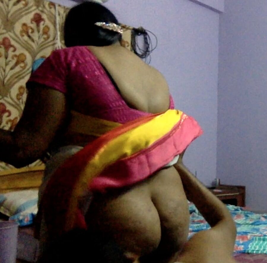 INDIAN AUNTY