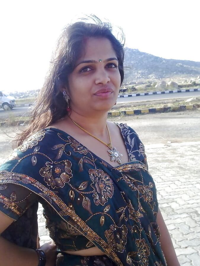 telugu indian BBW milf big boobs exposed