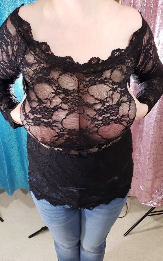 Sara&;s Greatest Tits!