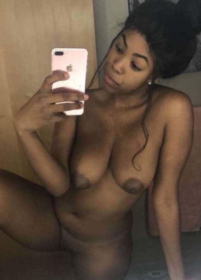 THIS BITCH TAKING A SELFIE