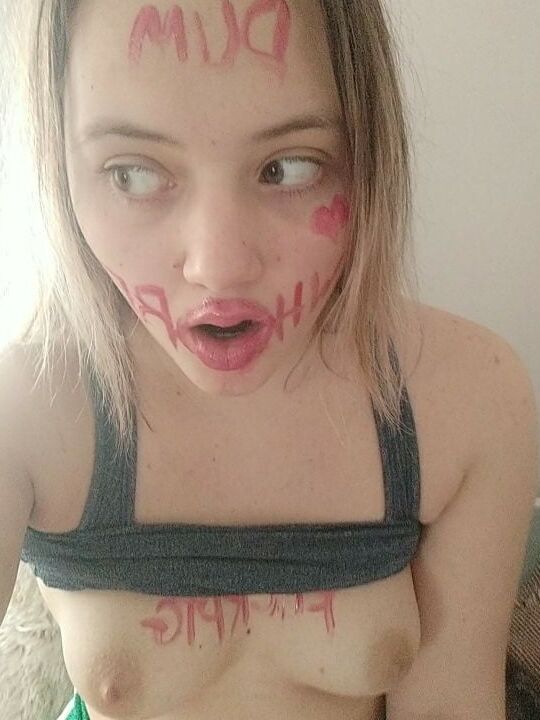 Laugh at this Dumb Cunt