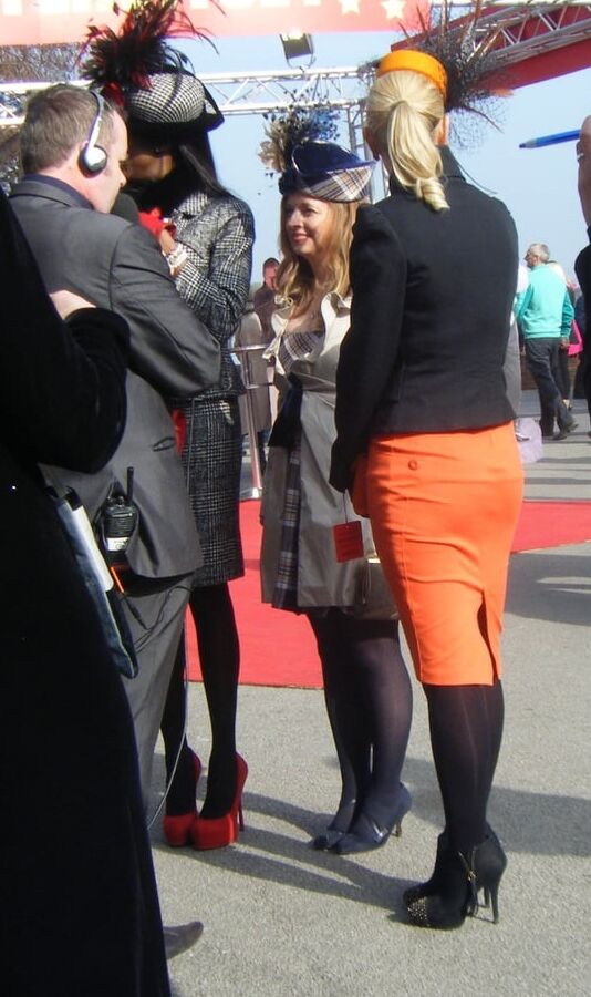 Street Pantyhose - UK Trash at the Races