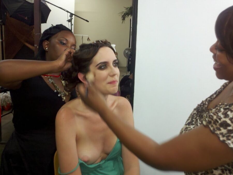 Cleavage Downblouse &amp; Nipple Peeks Collection Vol.