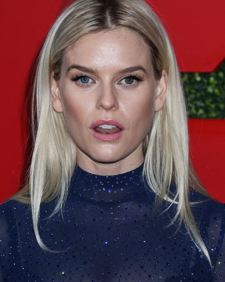 Sexy Alice Eve