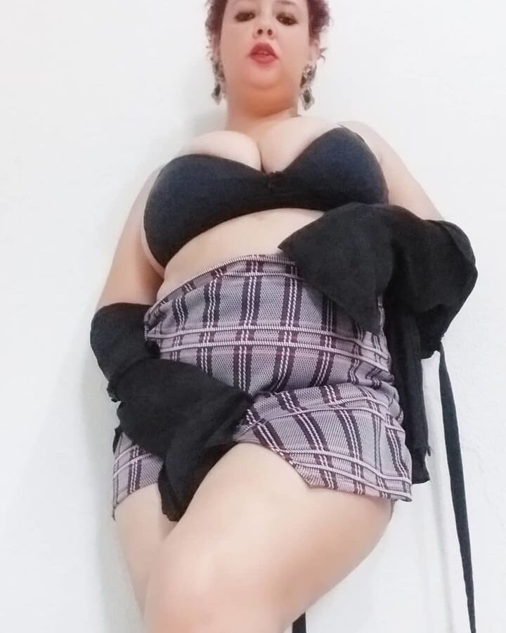 BBW Slave loves facial