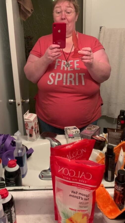 Hoodyman SSBBW : Fat pigs exposed forever .