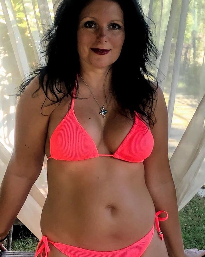 Perfect Country MILF
