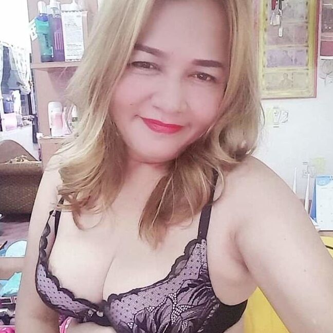 Momxxx.