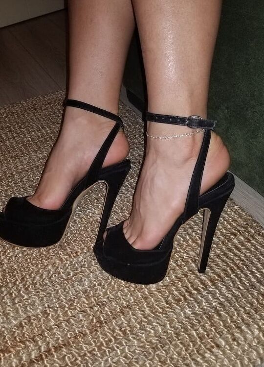 Turkish feet fetish (Turk hatunlardan ayak fetisi)