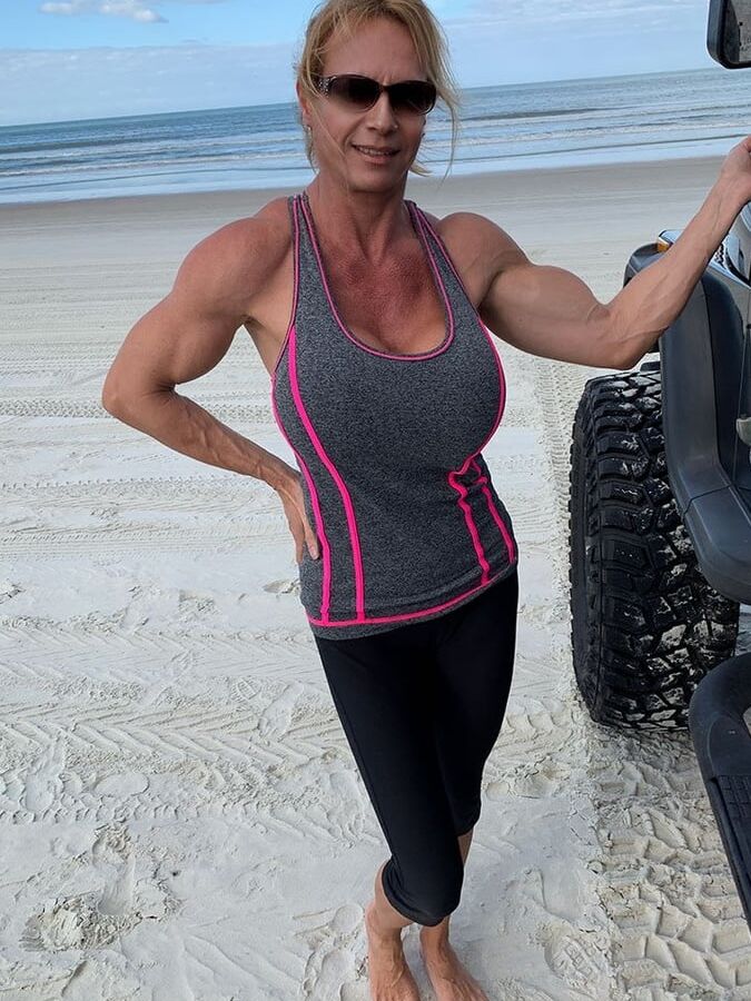 Best Damn Pics - Best Damn Beach Pussy
