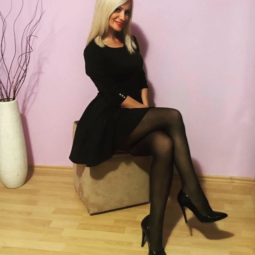 Sexy moms