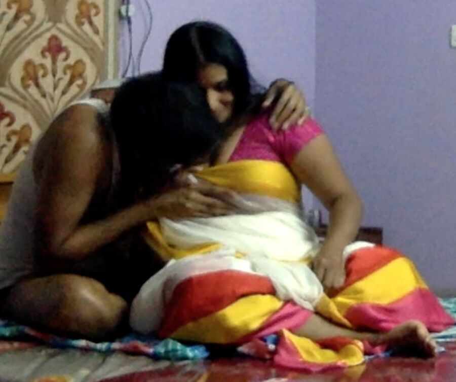 INDIAN AUNTY