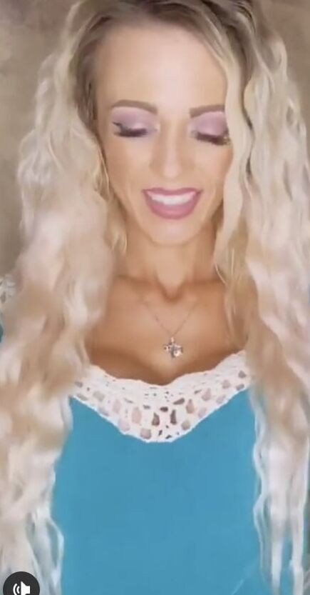BombshellBrat Cleavage
