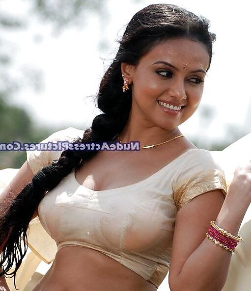 SANA KHAN