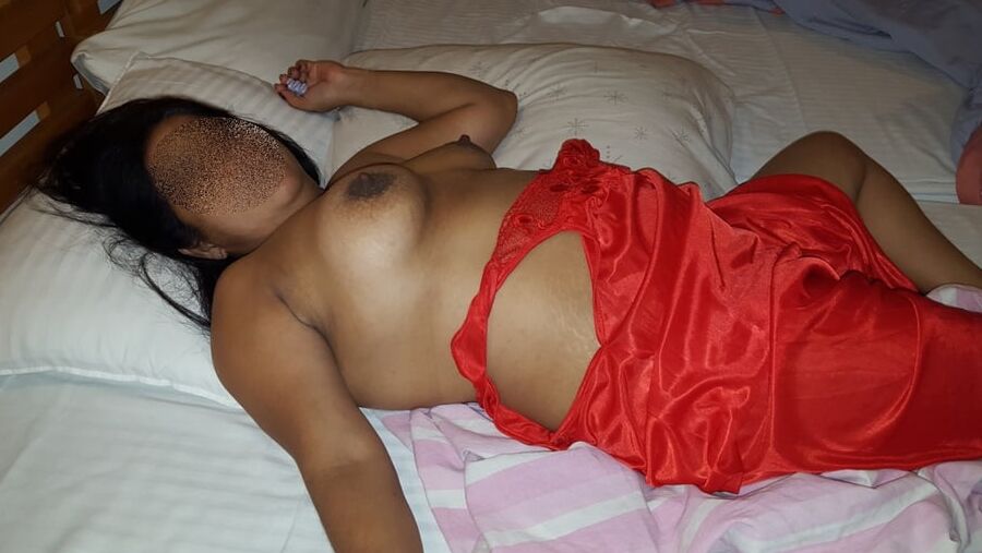 Friend&;s wife set