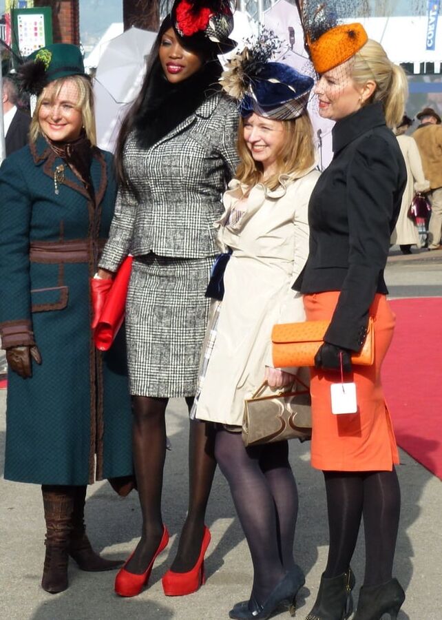 Street Pantyhose - UK Trash at the Races