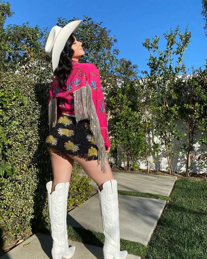 Sexy Cowgirl Ariel