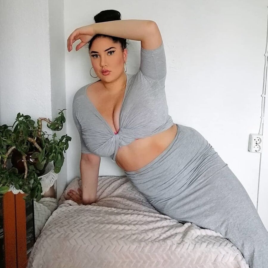 Finnish big tits BBW hottie Anni