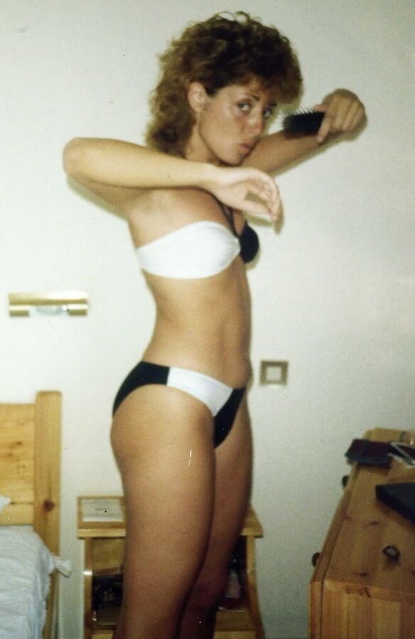 Retro wives -