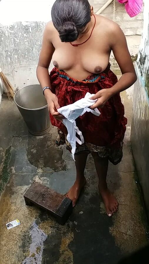 Saali ki sexy boobs aur gaand